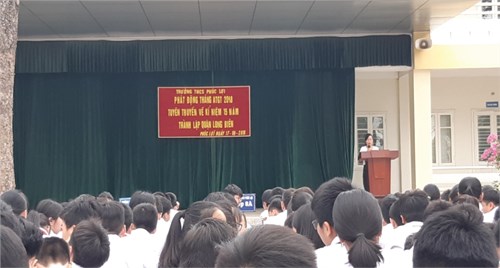 Trường THCS Phúc Lợi phát động tháng An toàn giao thông và Tuyên truyền kỉ niệm 15 năm thành lập quận Long Biên
